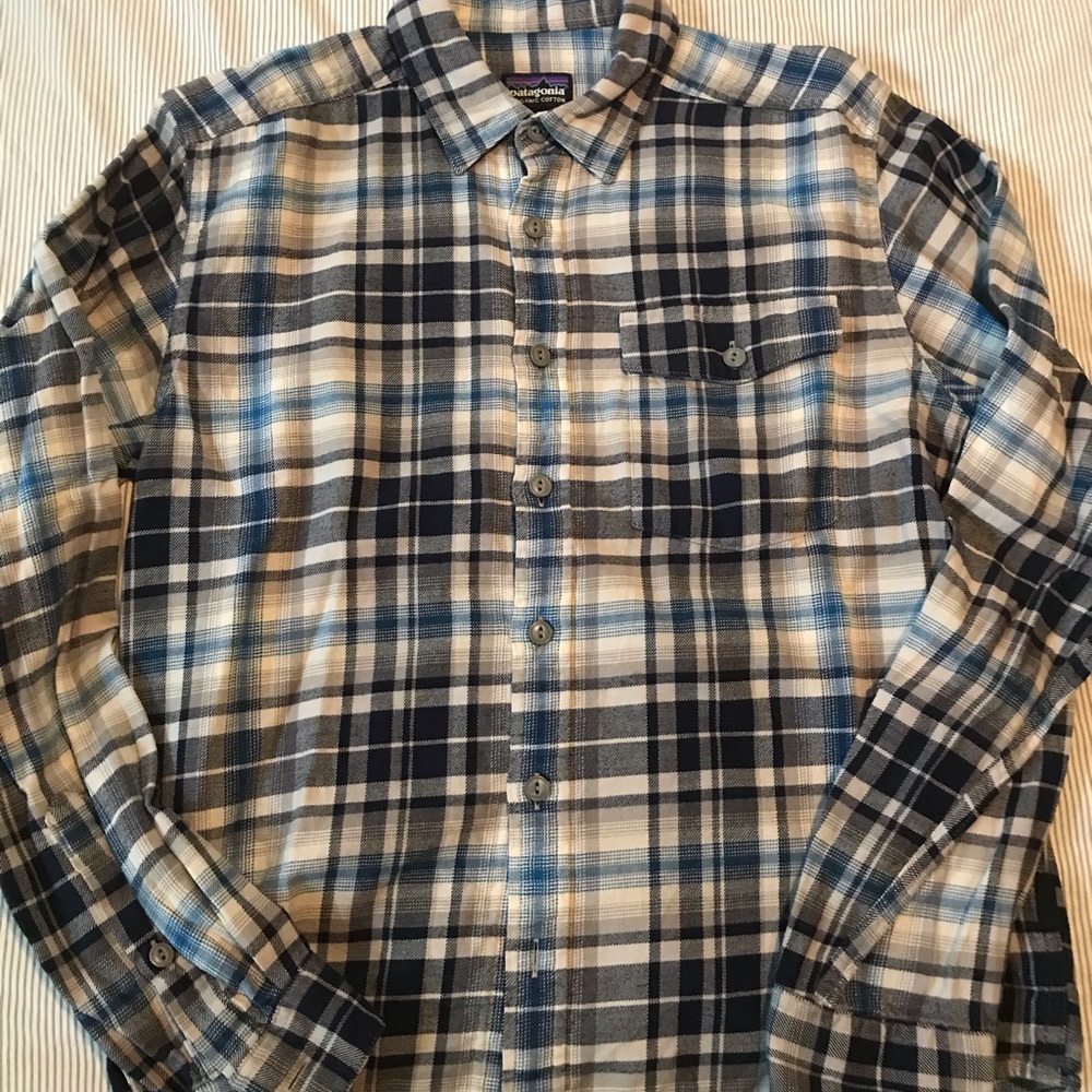 Patagonia lightweight fjord flannel men’s extra small excellent used condition.